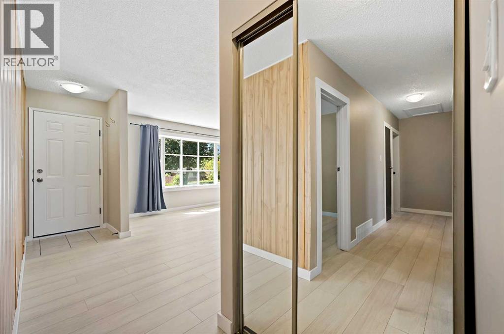Photo 2 of 4524 Fordham Crescent Se, Calgary AB