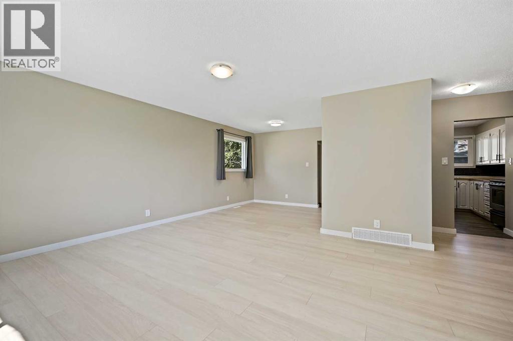 Photo 4 of 4524 Fordham Crescent Se, Calgary AB