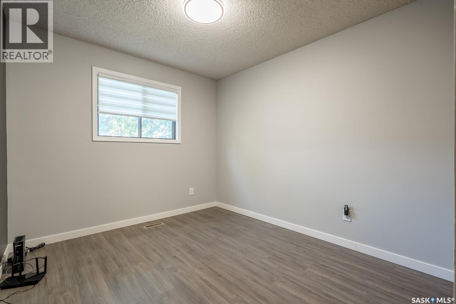 Photo 3 of 3123 Jenkins Drive E, Regina SK