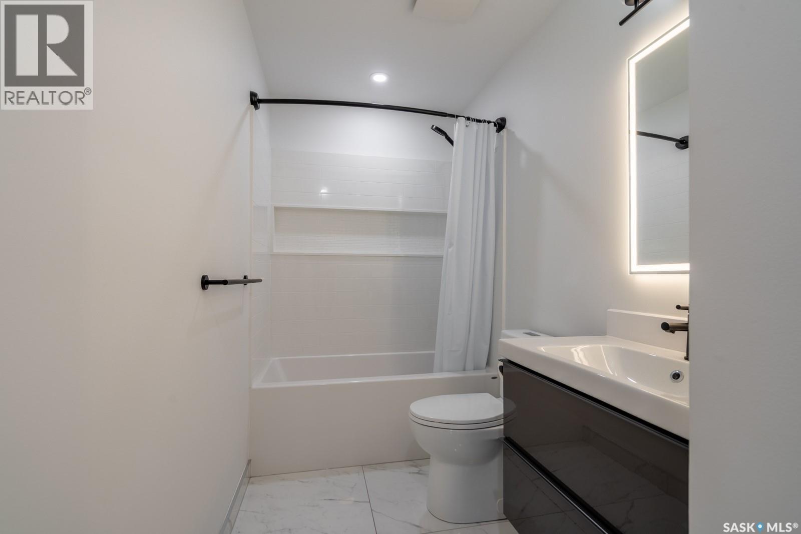 Photo 13 of 3123 Jenkins Drive E, Regina SK
