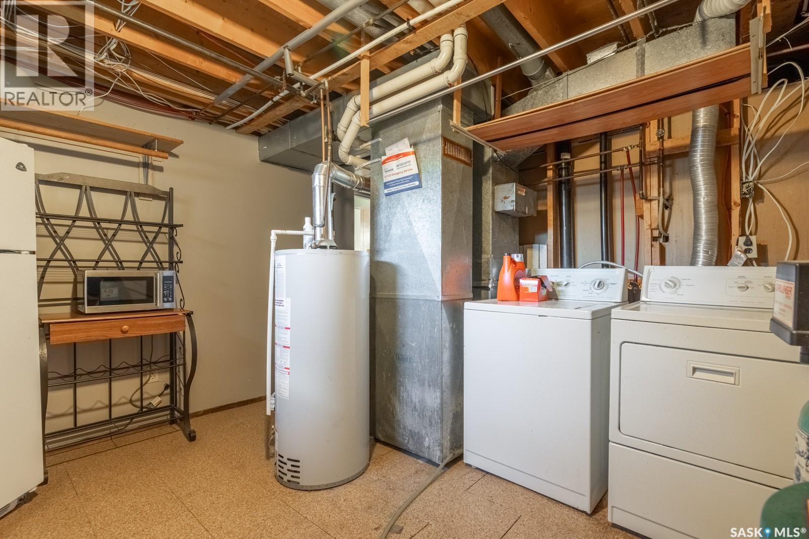 Photo 2 of 3123 Jenkins Drive E, Regina SK