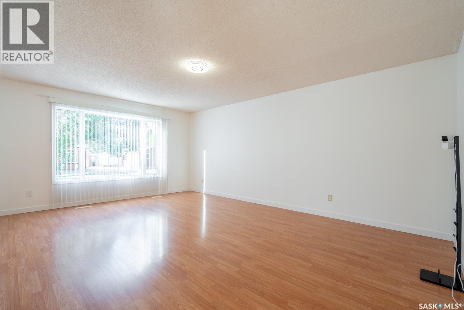 Photo 6 of 3123 Jenkins Drive E, Regina SK