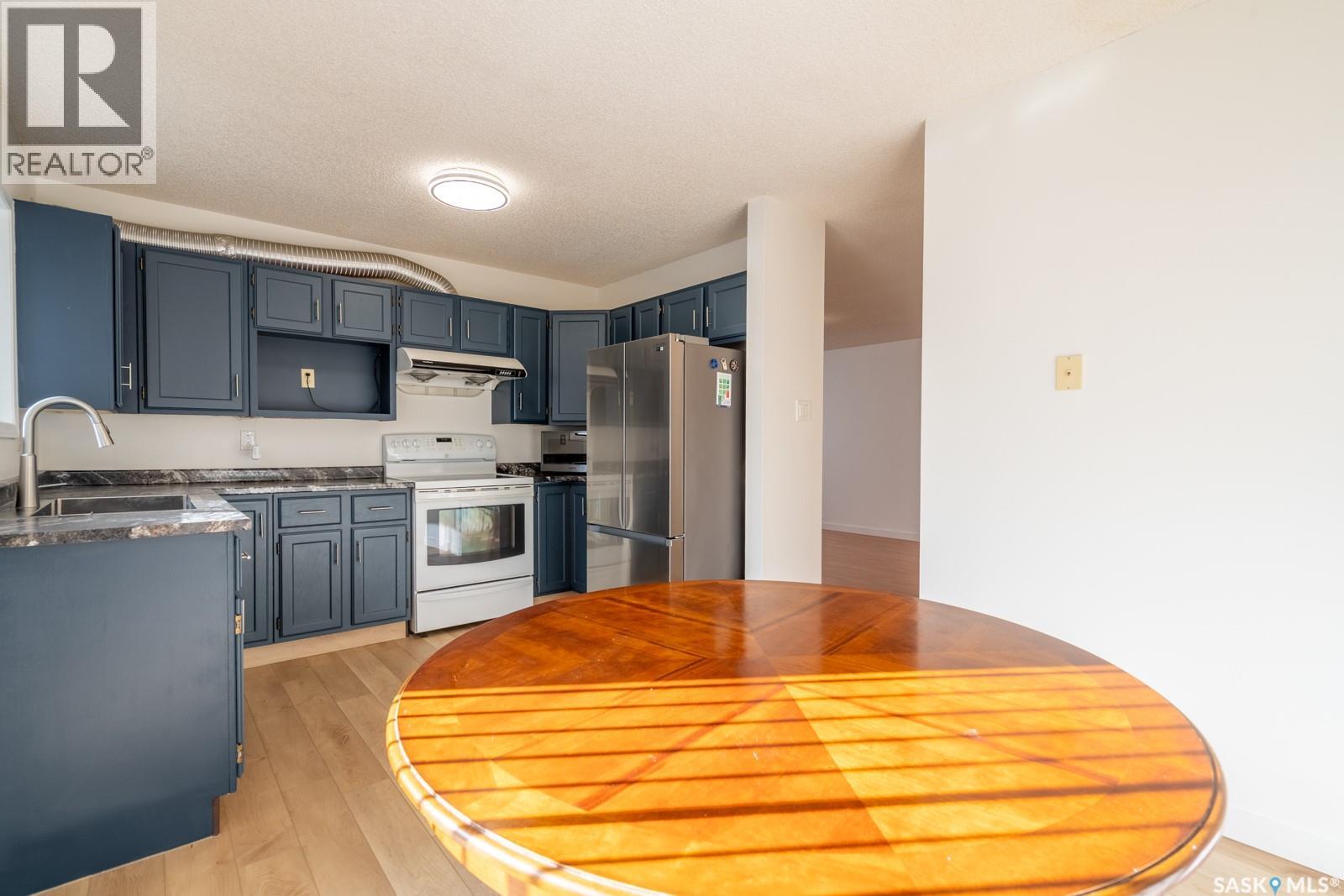 Photo 9 of 3123 Jenkins Drive E, Regina SK