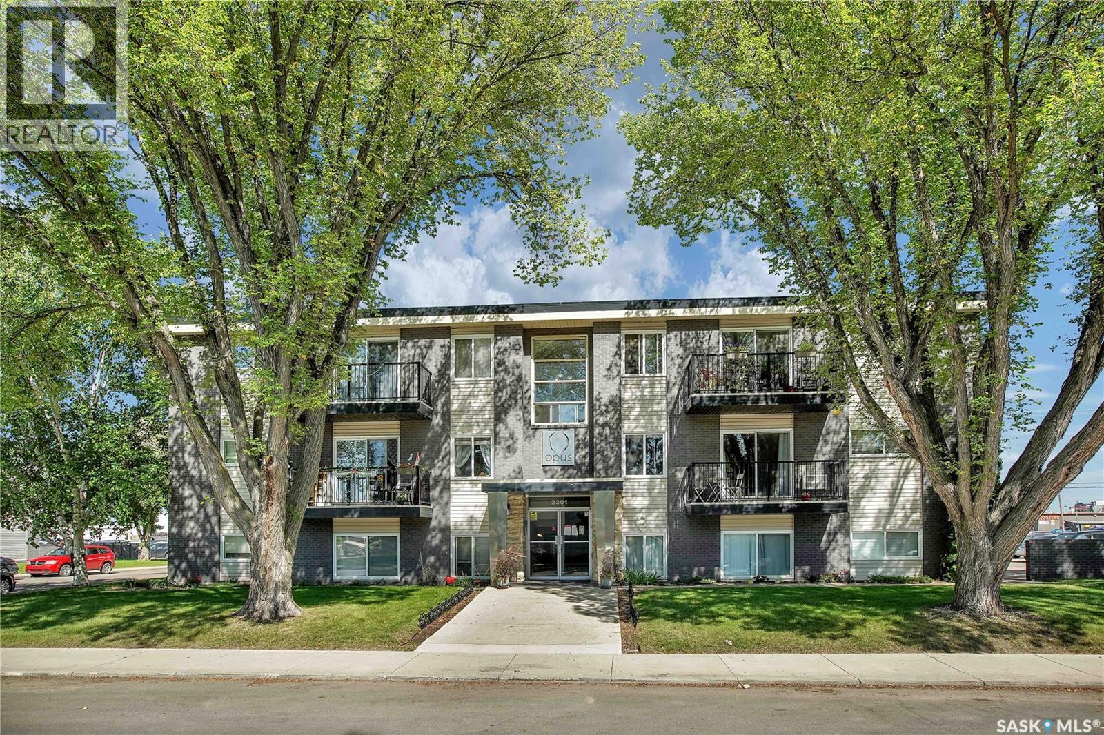 Photo 11 of 8 2301 7th Street E, Saskatoon SK
