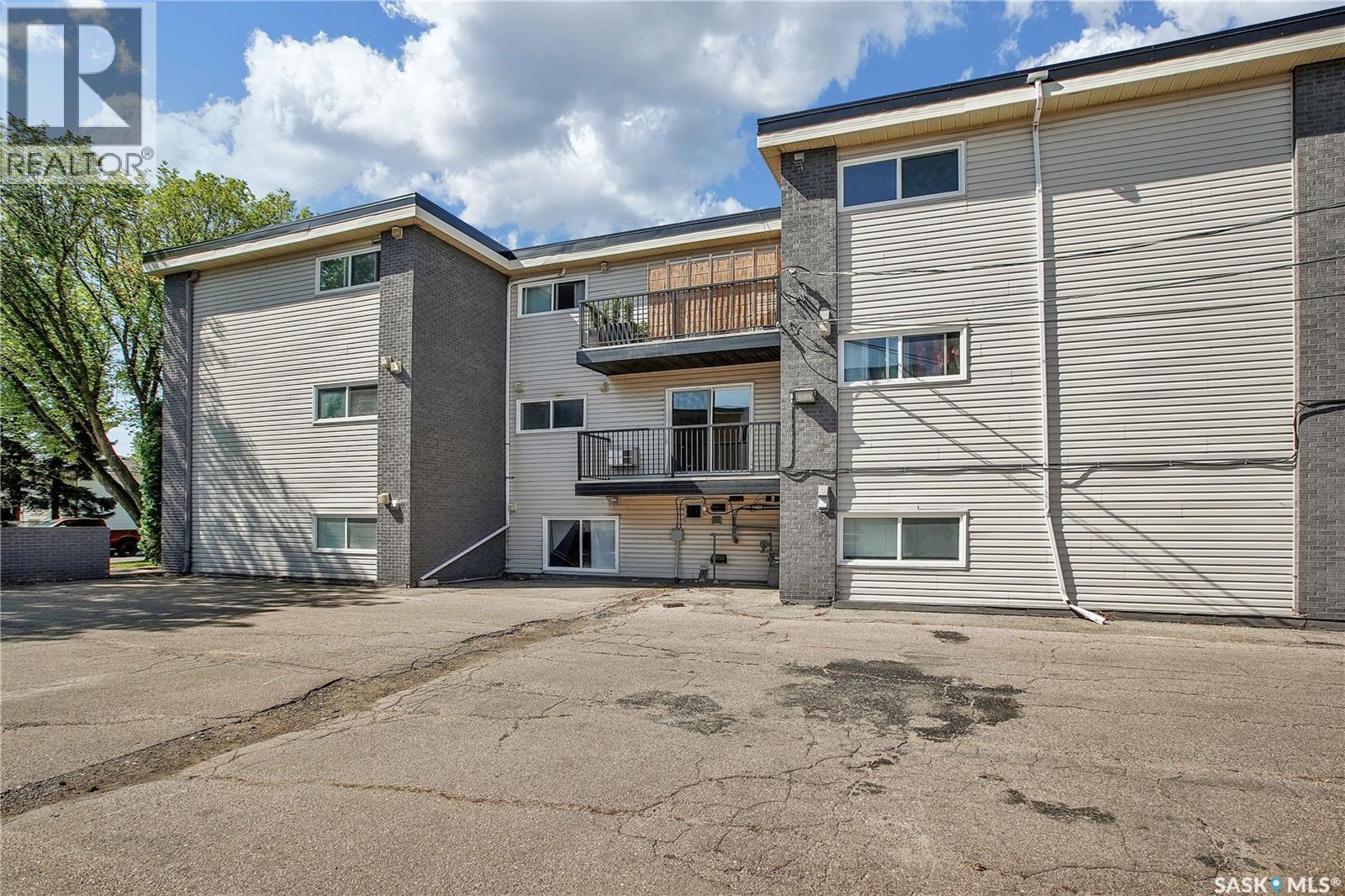 Photo 15 of 8 2301 7th Street E, Saskatoon SK