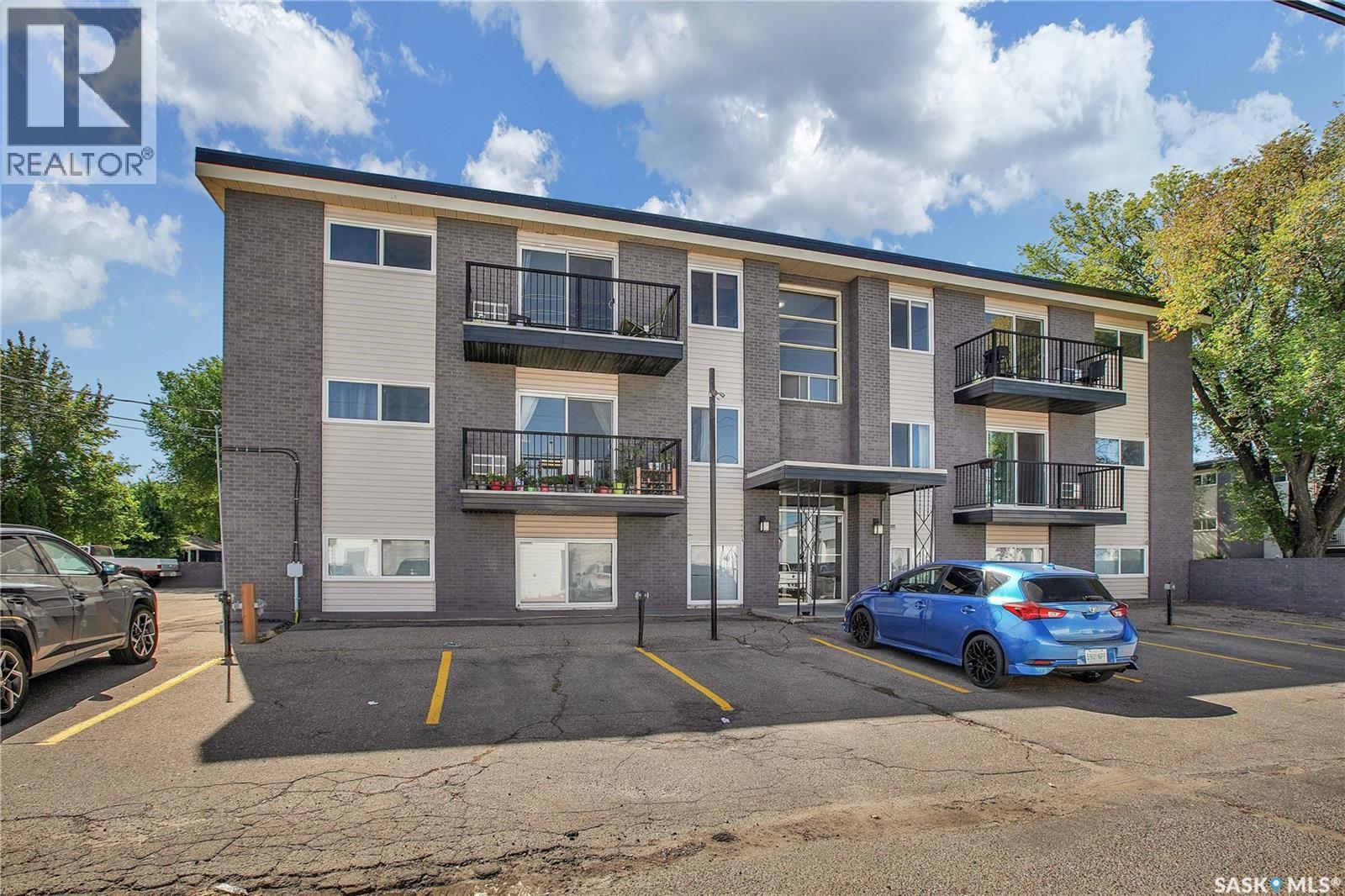 Photo 4 of 8 2301 7th Street E, Saskatoon SK