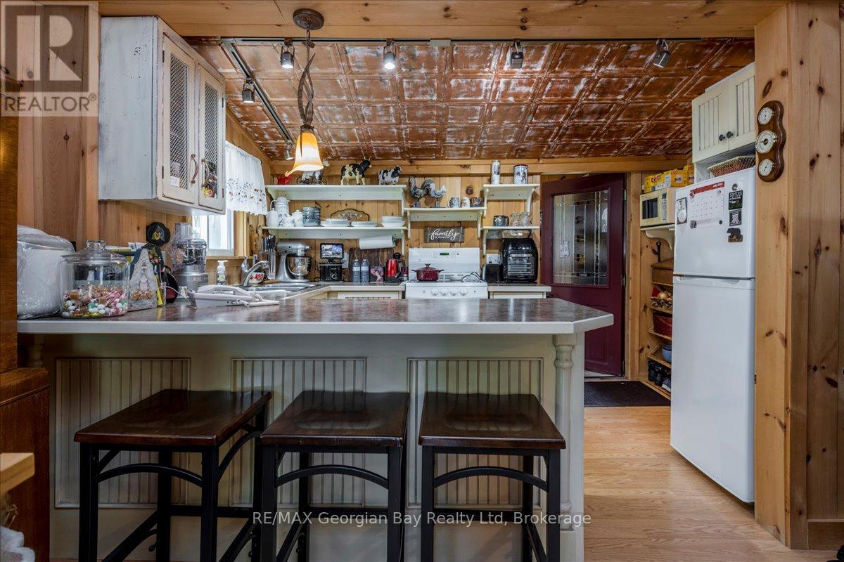 Photo 9 of 21 Grandview Road, Tay ON