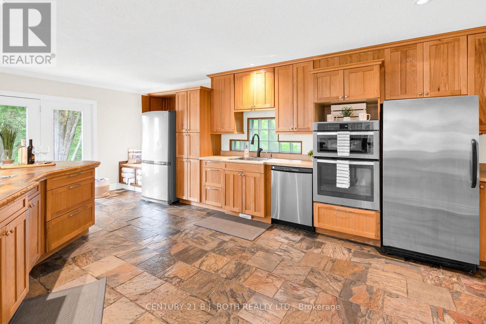 Photo 16 of 58 White Oaks Road, Barrie ON