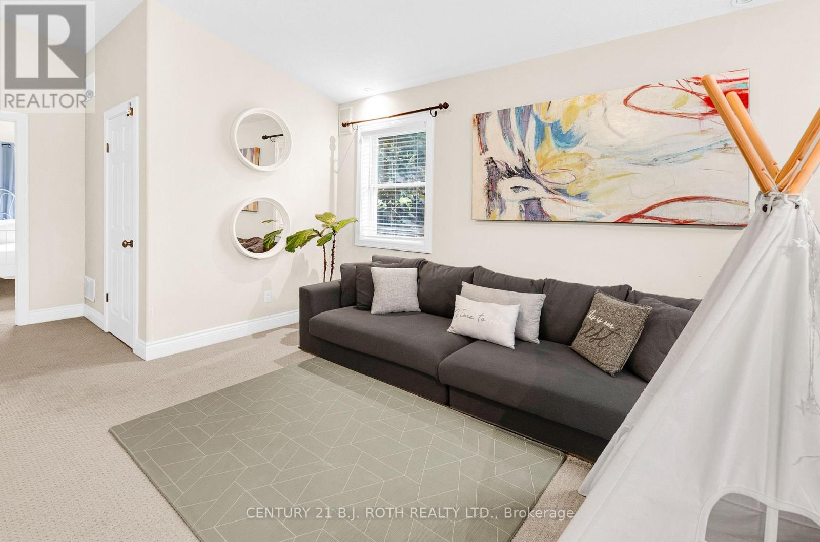 Photo 45 of 58 White Oaks Road, Barrie ON
