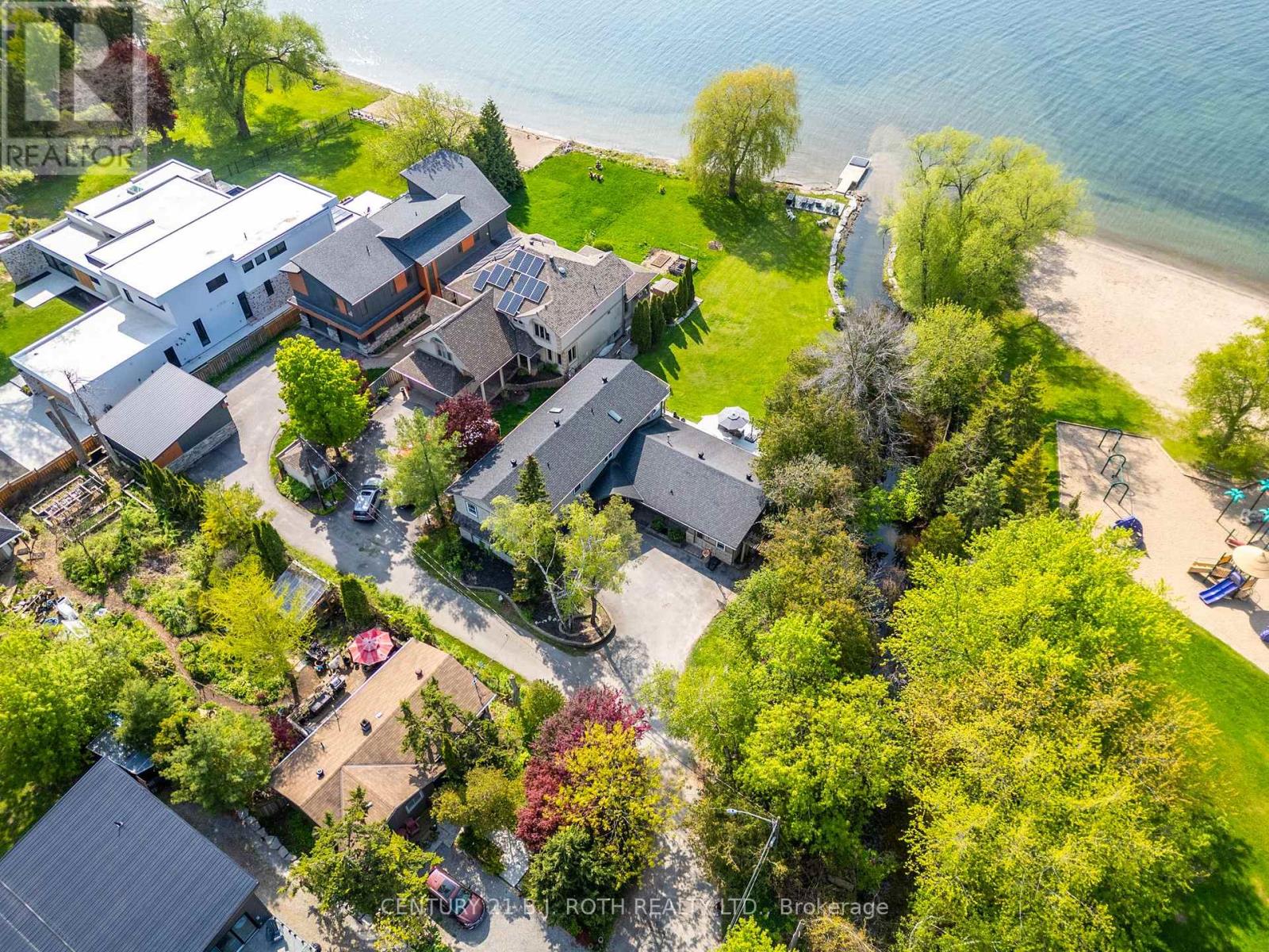 Photo 27 of 58 White Oaks Road, Barrie ON