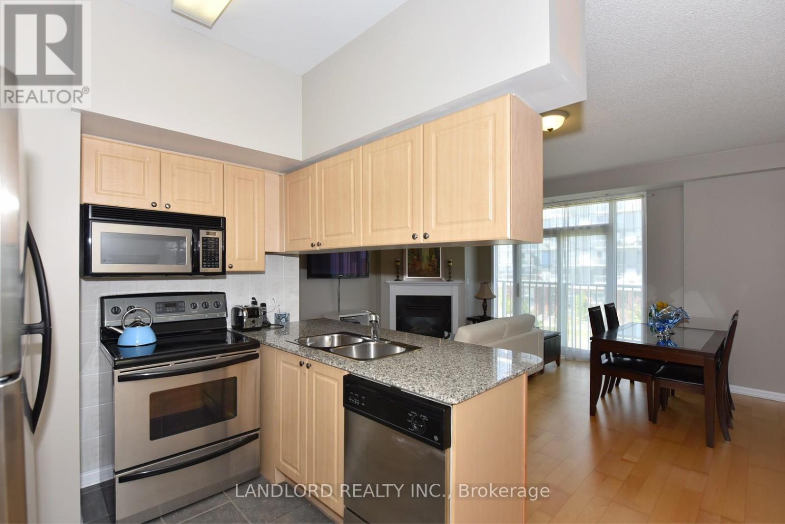 Photo 5 of 657 38 Stadium Road, Toronto ON