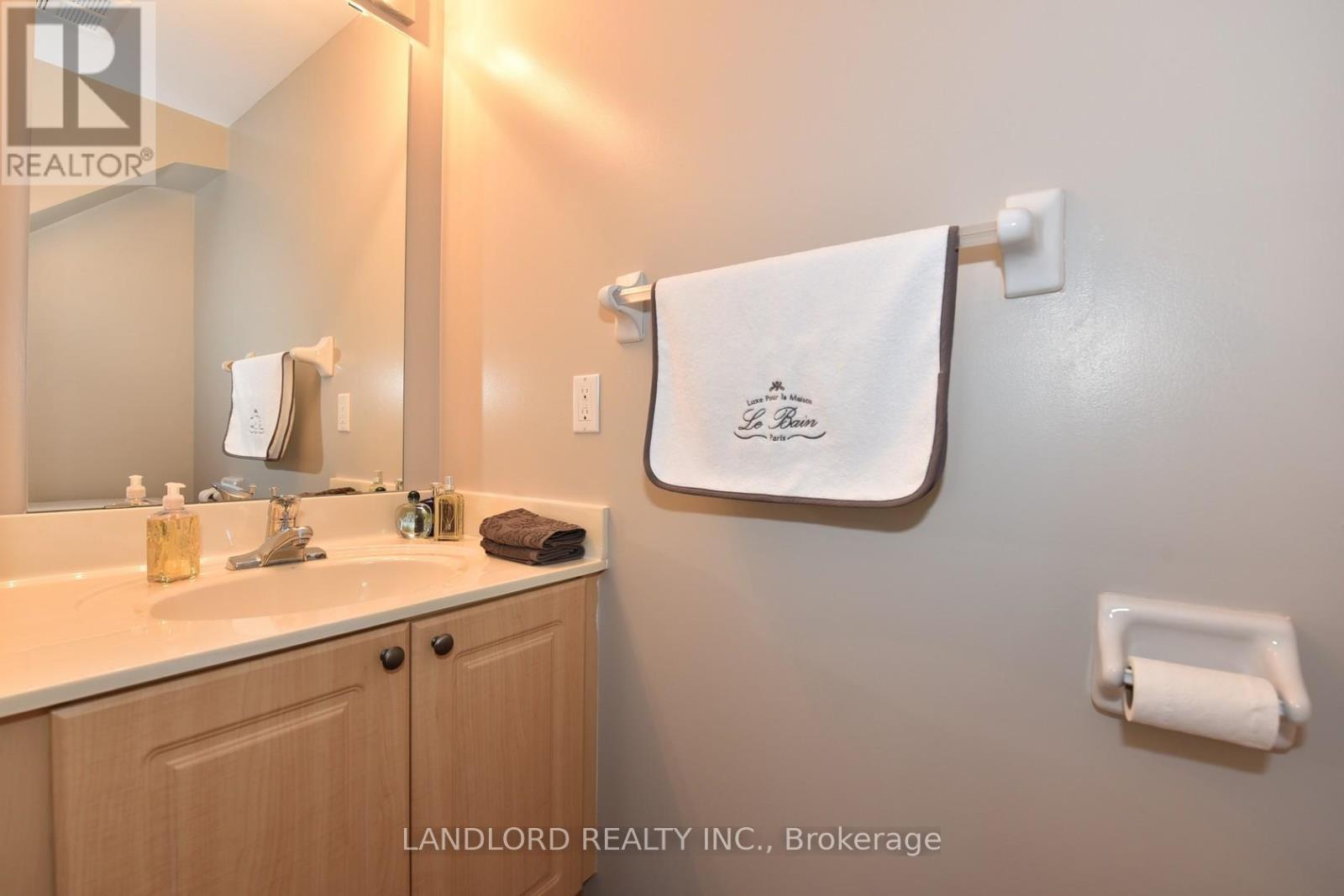 Photo 13 of 657 38 Stadium Road, Toronto ON