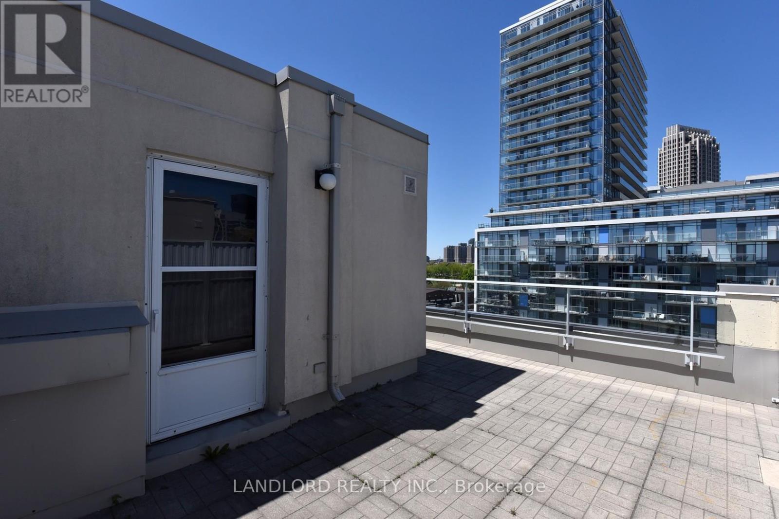 Photo 10 of 657 38 Stadium Road, Toronto ON