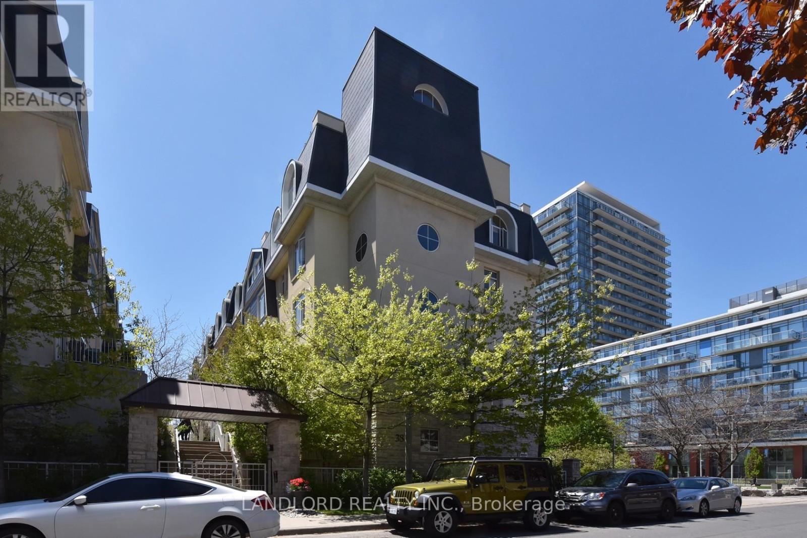Photo 2 of 657 38 Stadium Road, Toronto ON