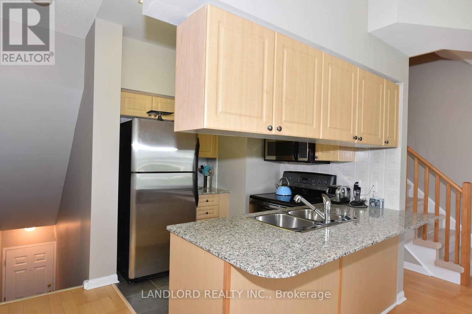 Photo 8 of 657 38 Stadium Road, Toronto ON