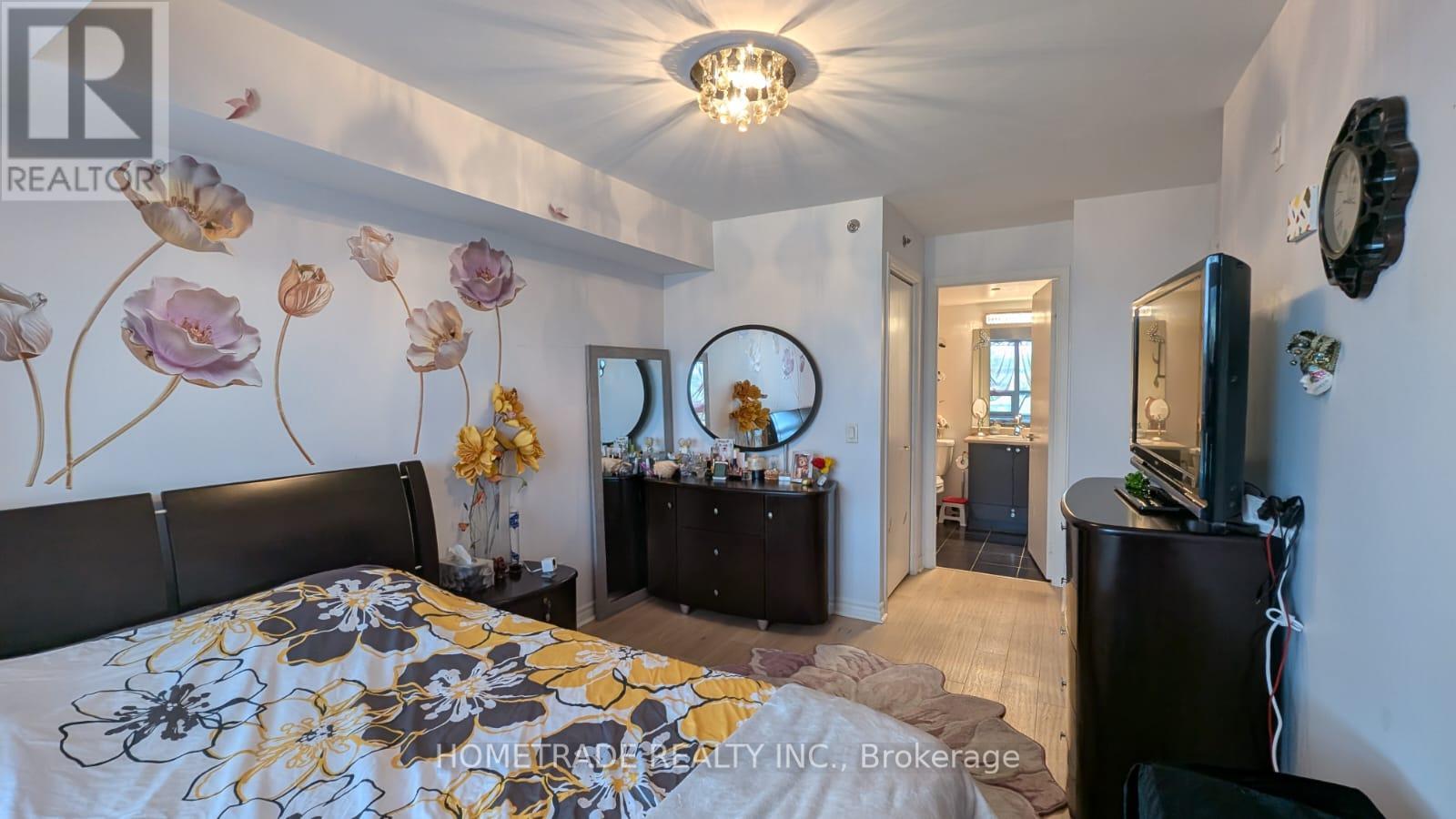 Photo 7 of 310 35 Saranac Boulevard, Toronto ON