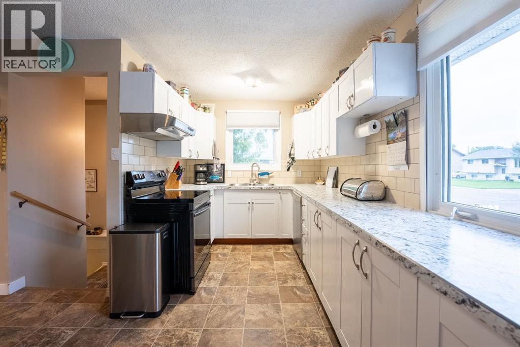 Photo 20 of 5007 43 Avenue, Taber AB