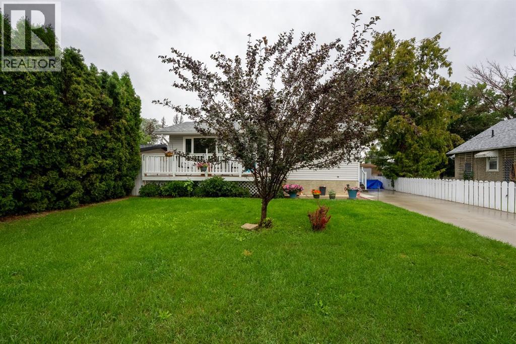 Photo 8 of 5007 43 Avenue, Taber AB