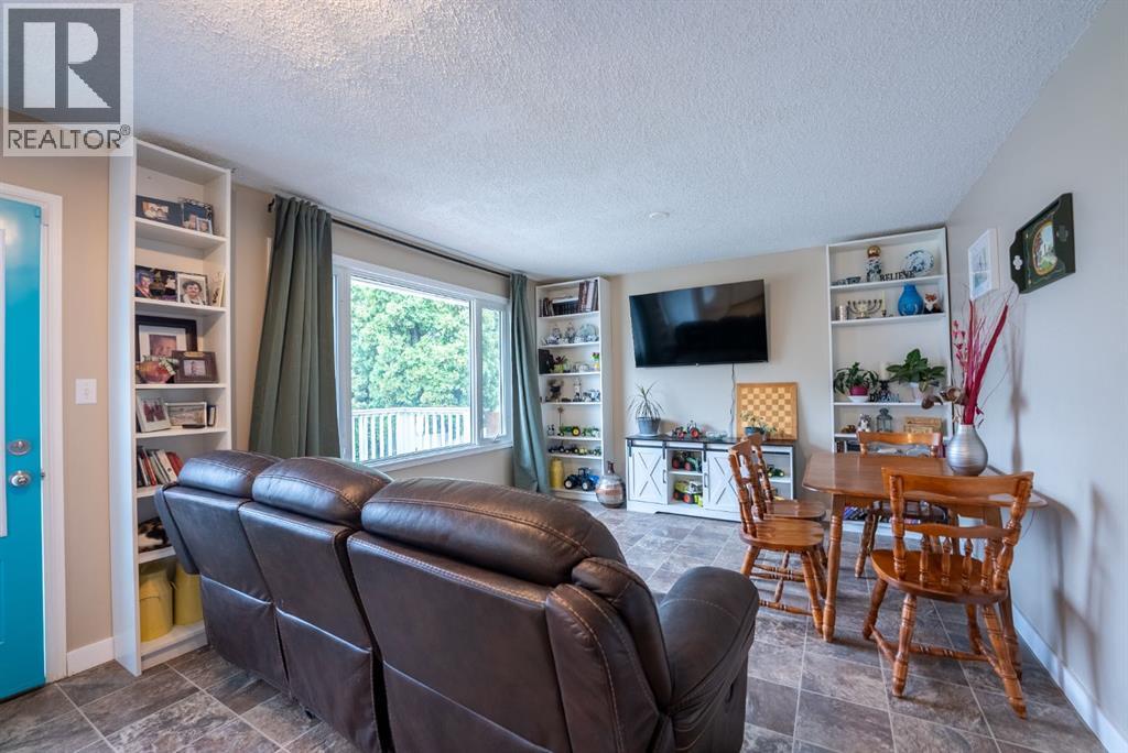 Photo 21 of 5007 43 Avenue, Taber AB