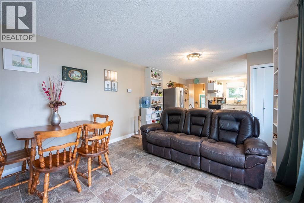 Photo 22 of 5007 43 Avenue, Taber AB