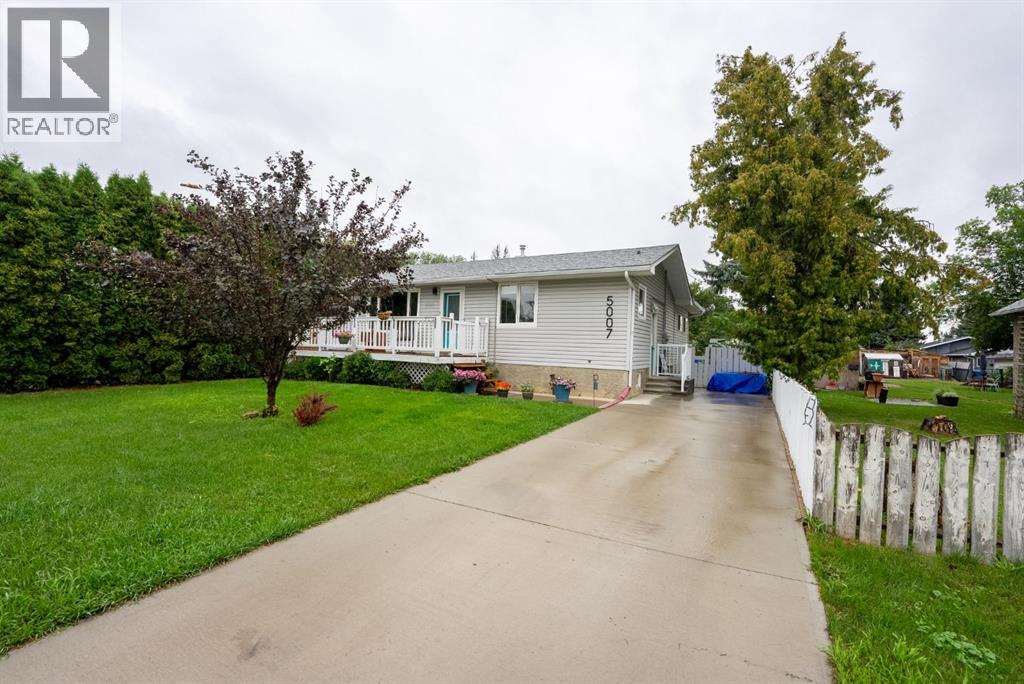 Photo 1 of 5007 43 Avenue, Taber AB