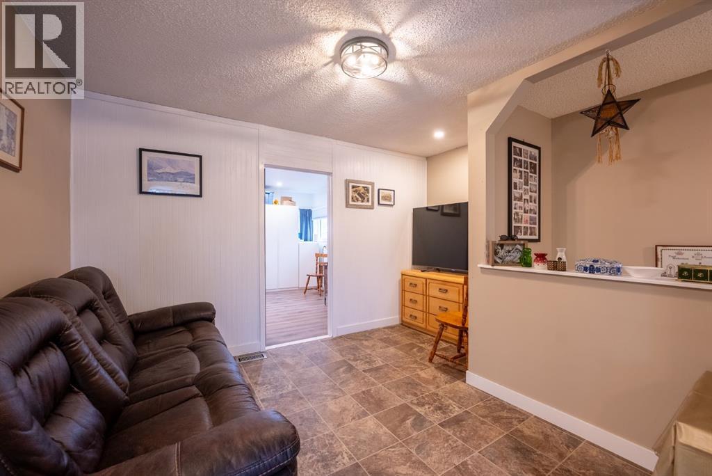 Photo 24 of 5007 43 Avenue, Taber AB