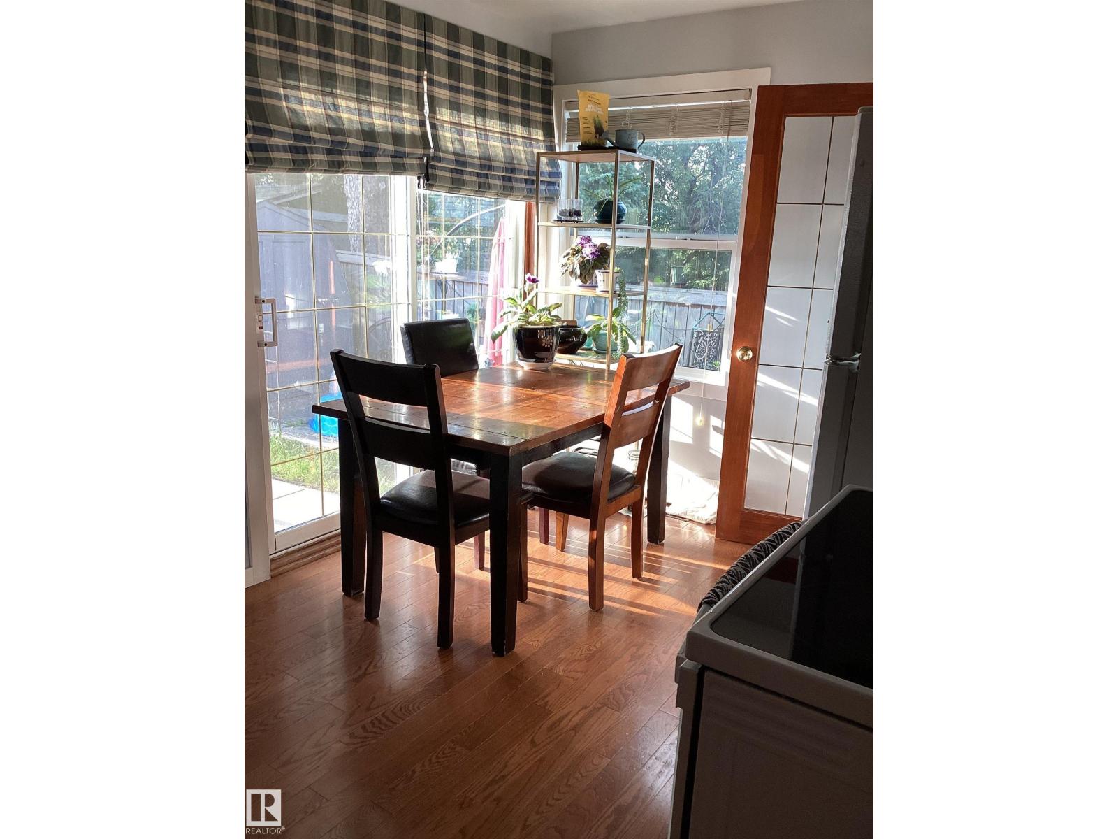 Photo 5 of 9135 155 St Nw, Edmonton AB