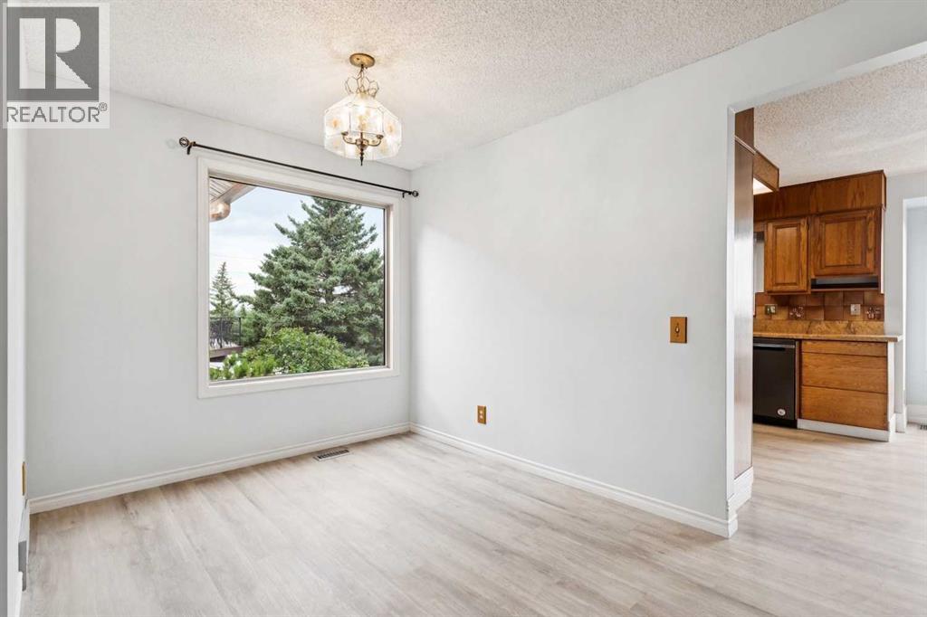 Photo 7 of 131 Macewan Glen Place Nw, Calgary AB