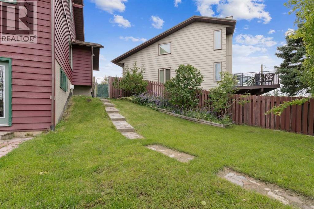 Photo 2 of 131 Macewan Glen Place Nw, Calgary AB