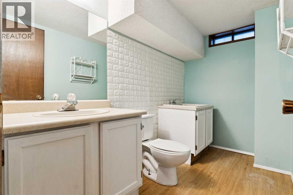 Photo 16 of 131 Macewan Glen Place Nw, Calgary AB
