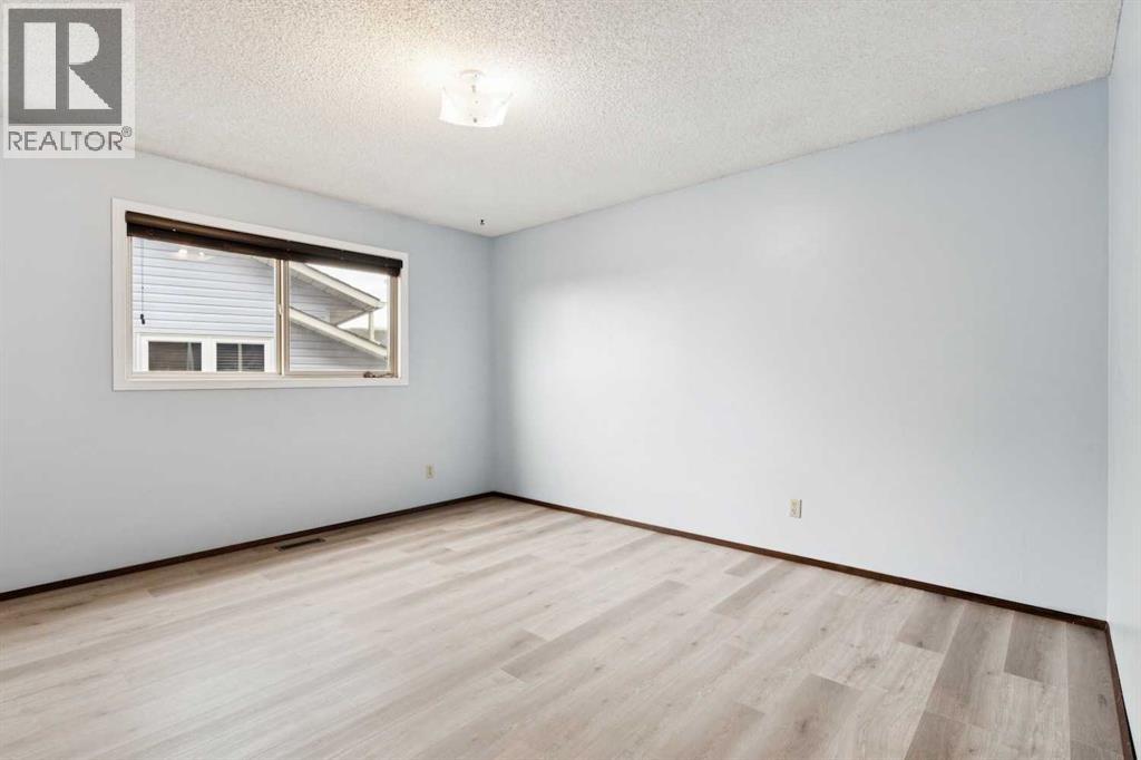 Photo 22 of 131 Macewan Glen Place Nw, Calgary AB