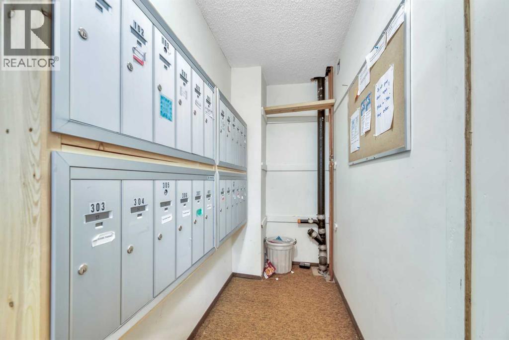 Single Family House for Sale in    Avenue NE Crescent Heights Calgary 