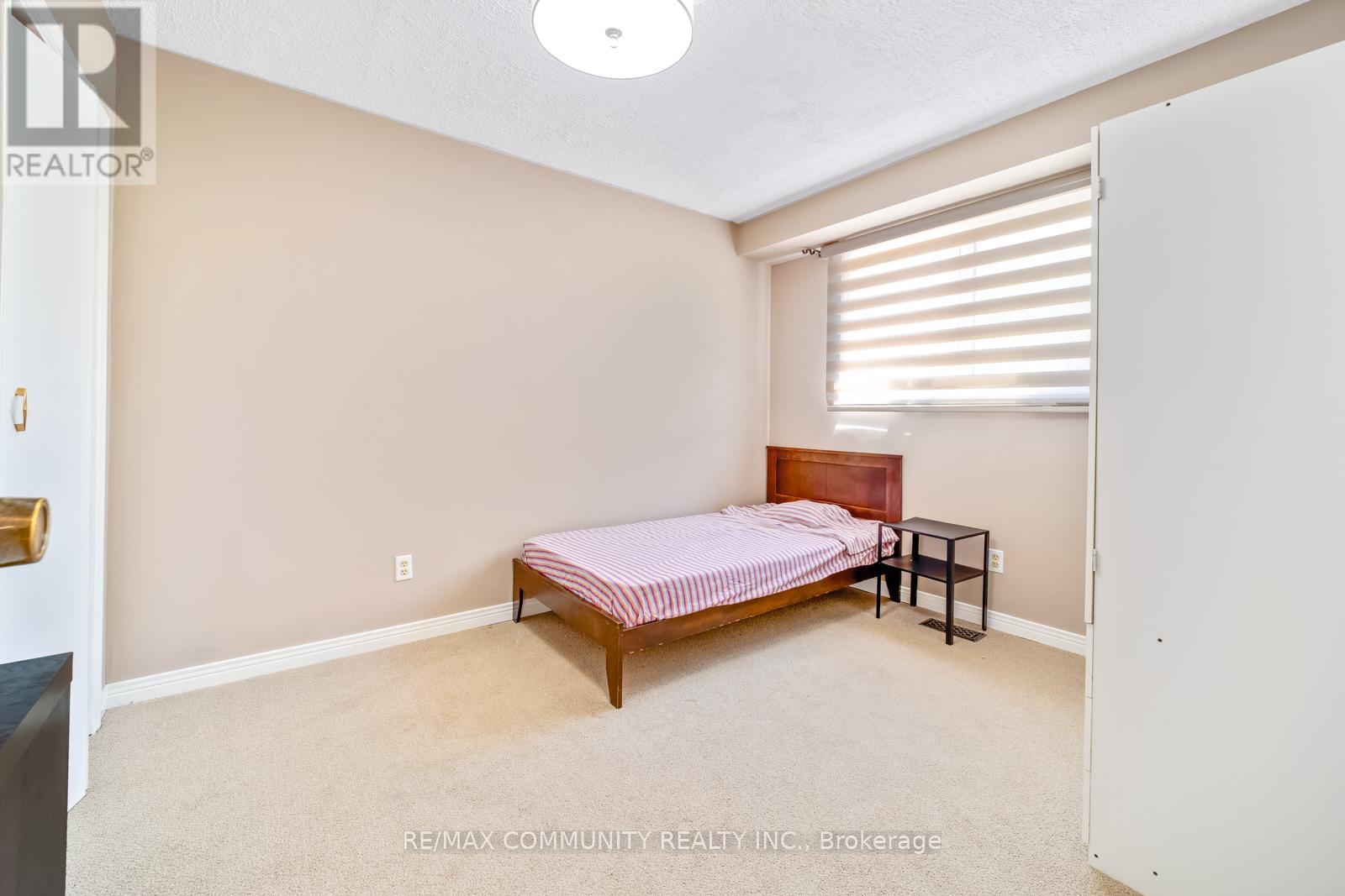 Photo 13 of 403 Gothic Drive, Oshawa ON