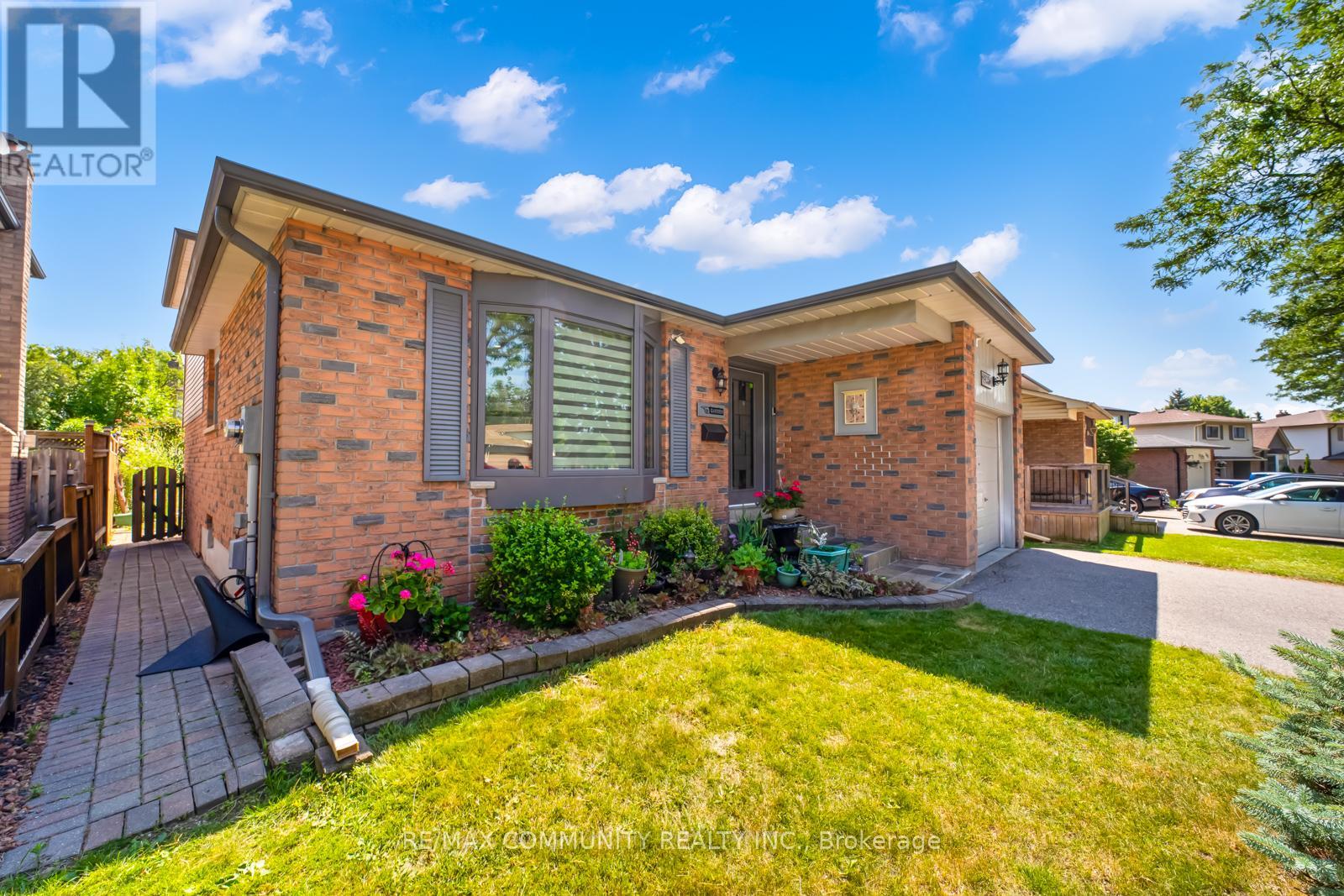 Photo 34 of 403 Gothic Drive, Oshawa ON