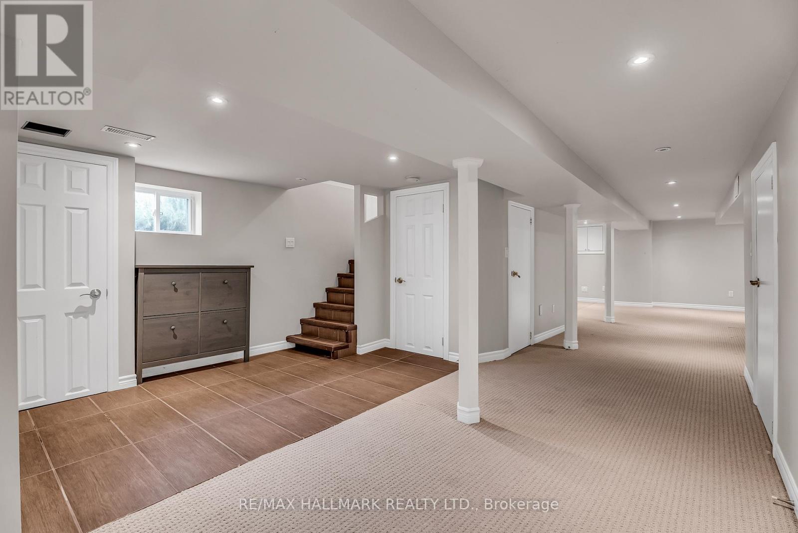 Photo 8 of 450 Cosburn Avenue, Toronto ON