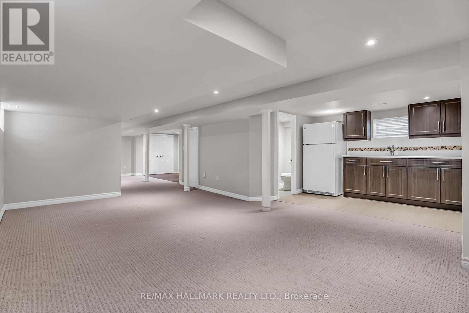 Photo 6 of 450 Cosburn Avenue, Toronto ON