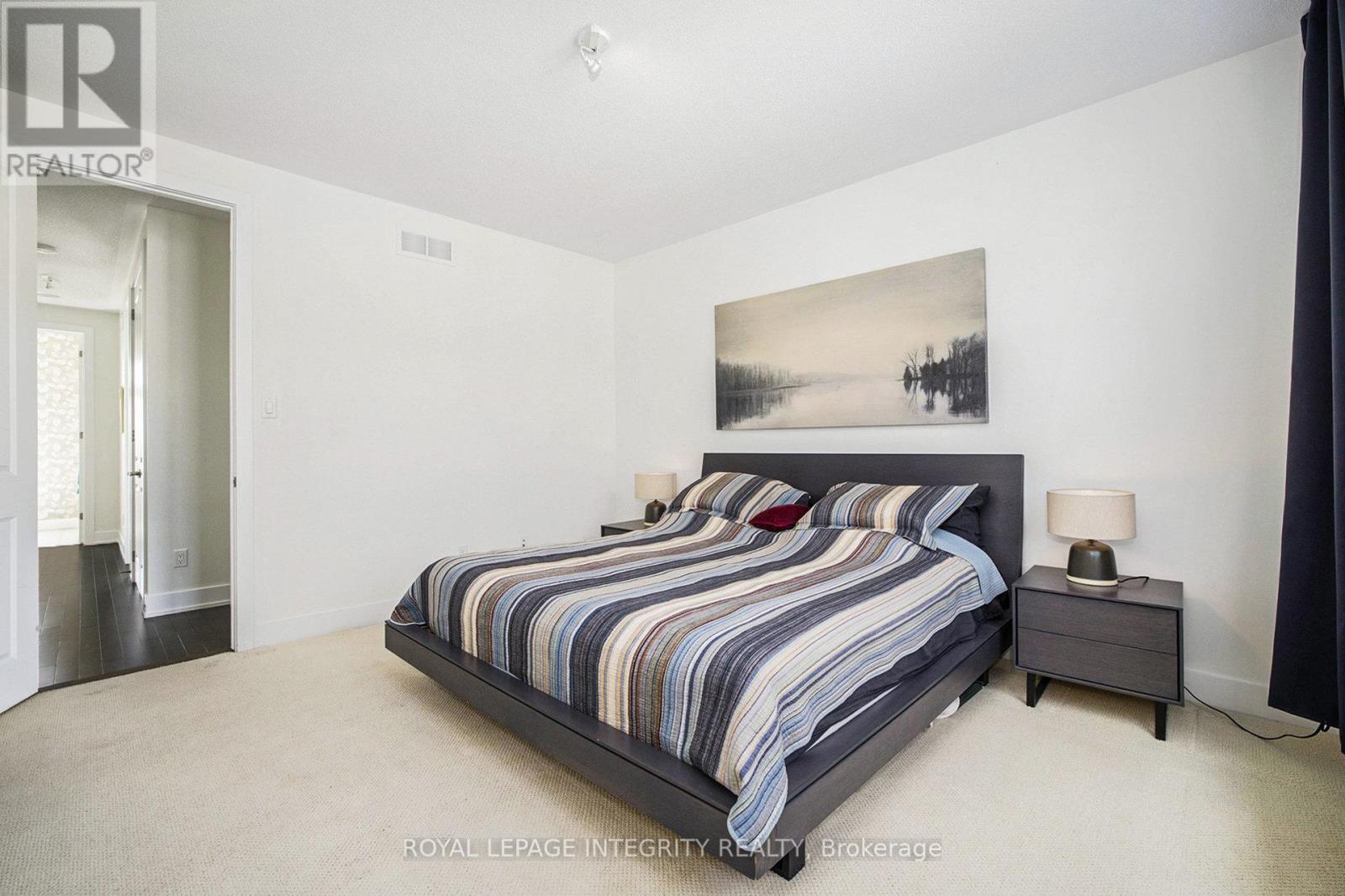 Photo 19 of 285 Meadowbreeze Drive, Ottawa ON