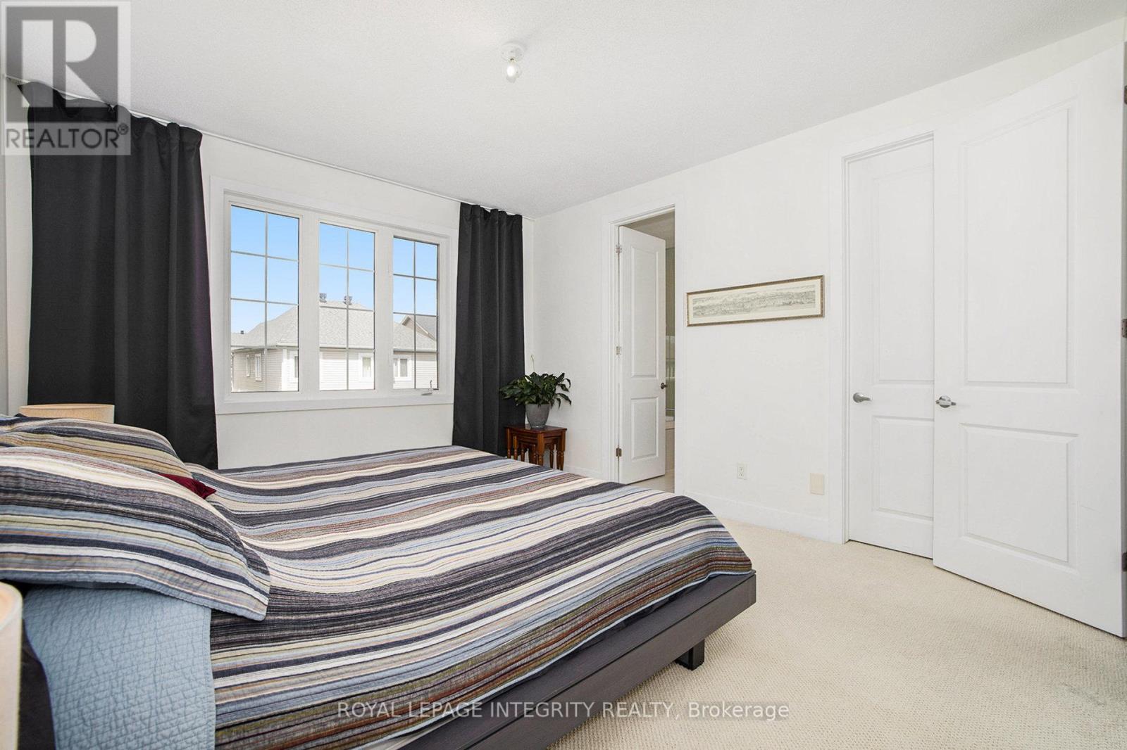 Photo 20 of 285 Meadowbreeze Drive, Ottawa ON