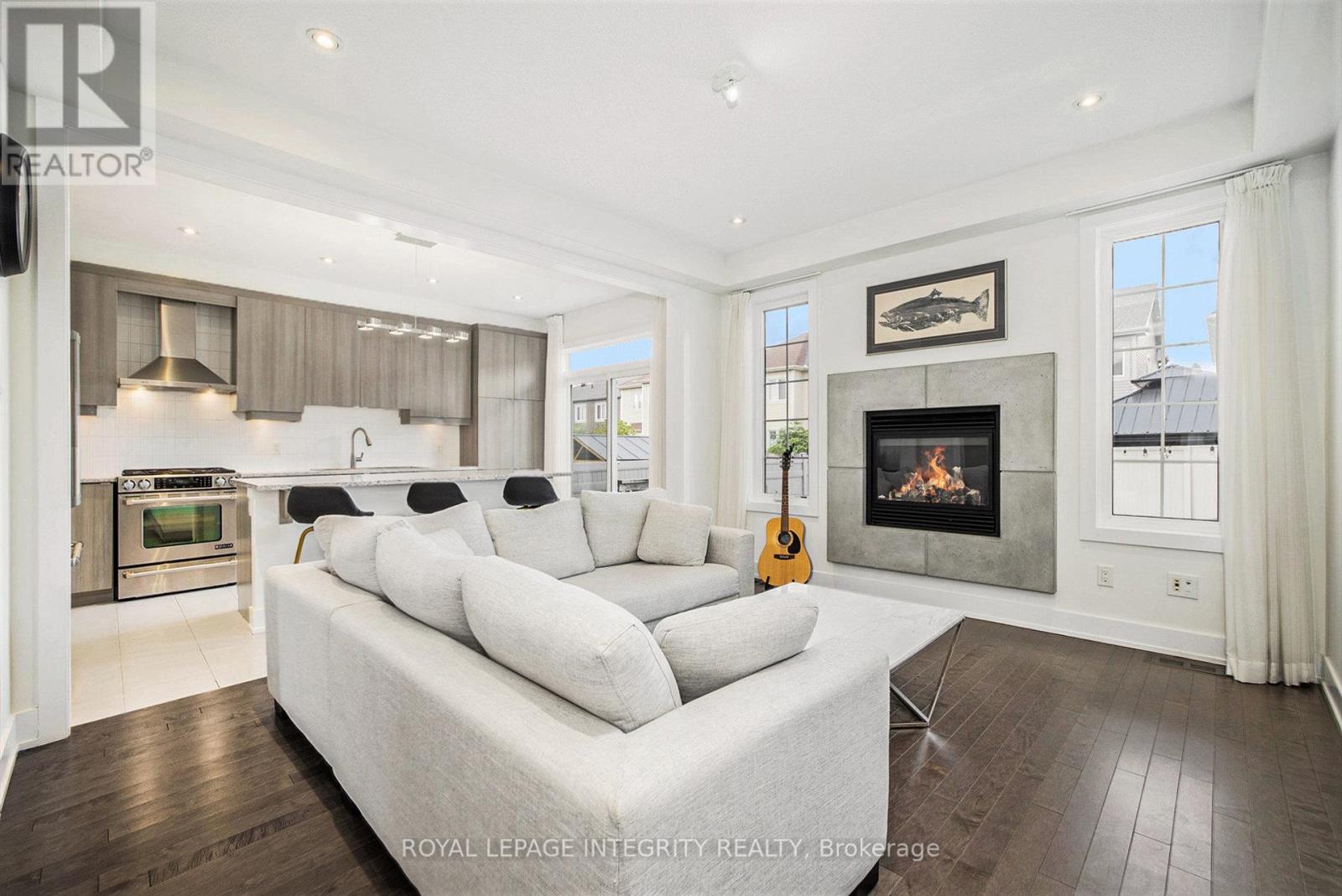 Photo 7 of 285 Meadowbreeze Drive, Ottawa ON