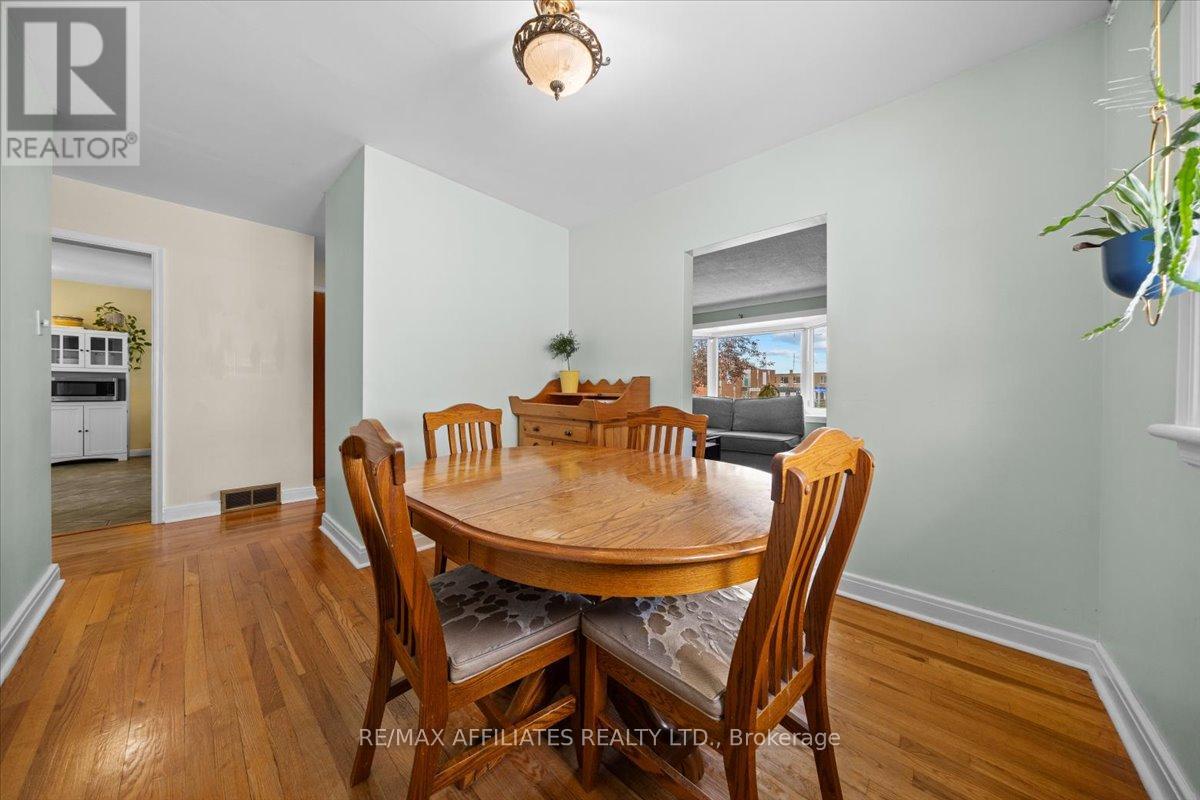 Photo 3 of 1490 Laperriere Avenue, Ottawa ON