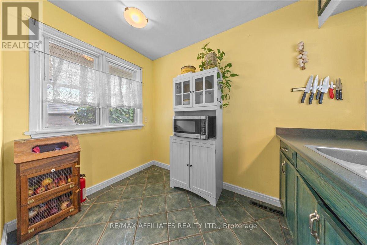 Photo 2 of 1490 Laperriere Avenue, Ottawa ON