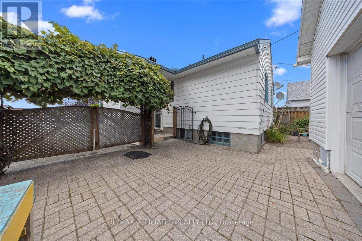 Photo 31 of 1490 Laperriere Avenue, Ottawa ON