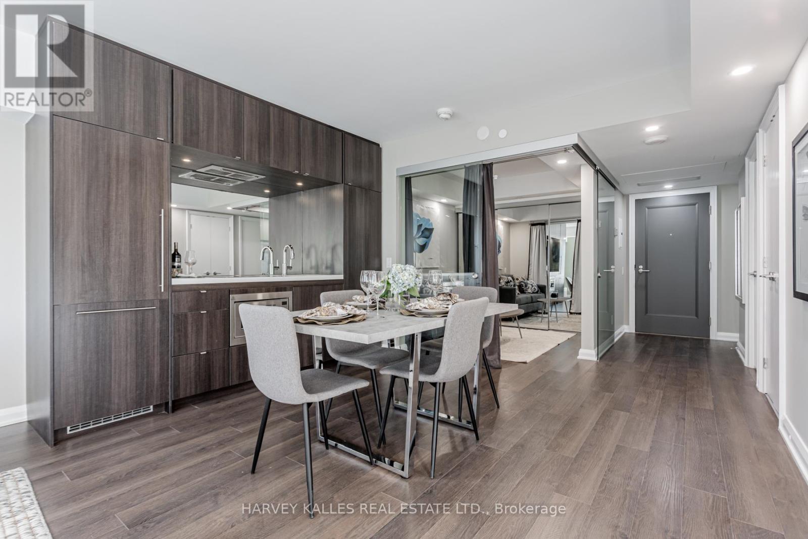Photo 3 of 2308 155 Yorkville Avenue, Toronto ON