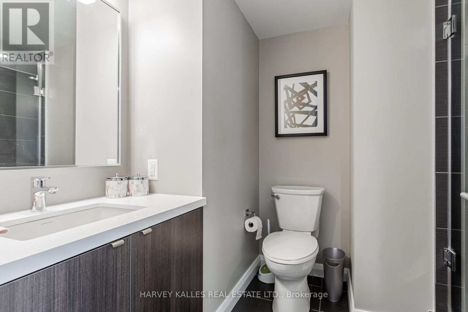 Photo 19 of 2308 155 Yorkville Avenue, Toronto ON