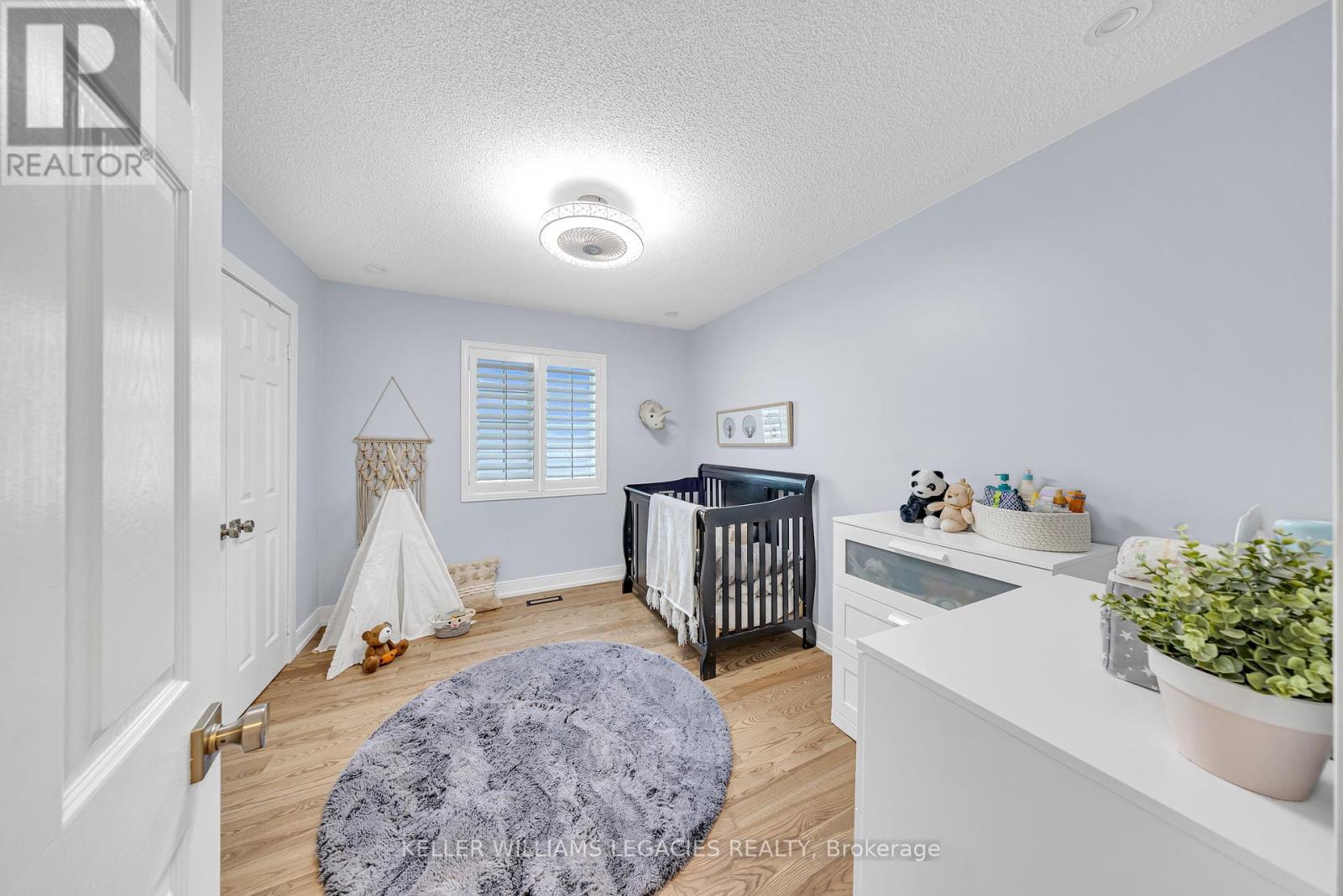 Photo 29 of 43 Allayden Drive, Whitby ON