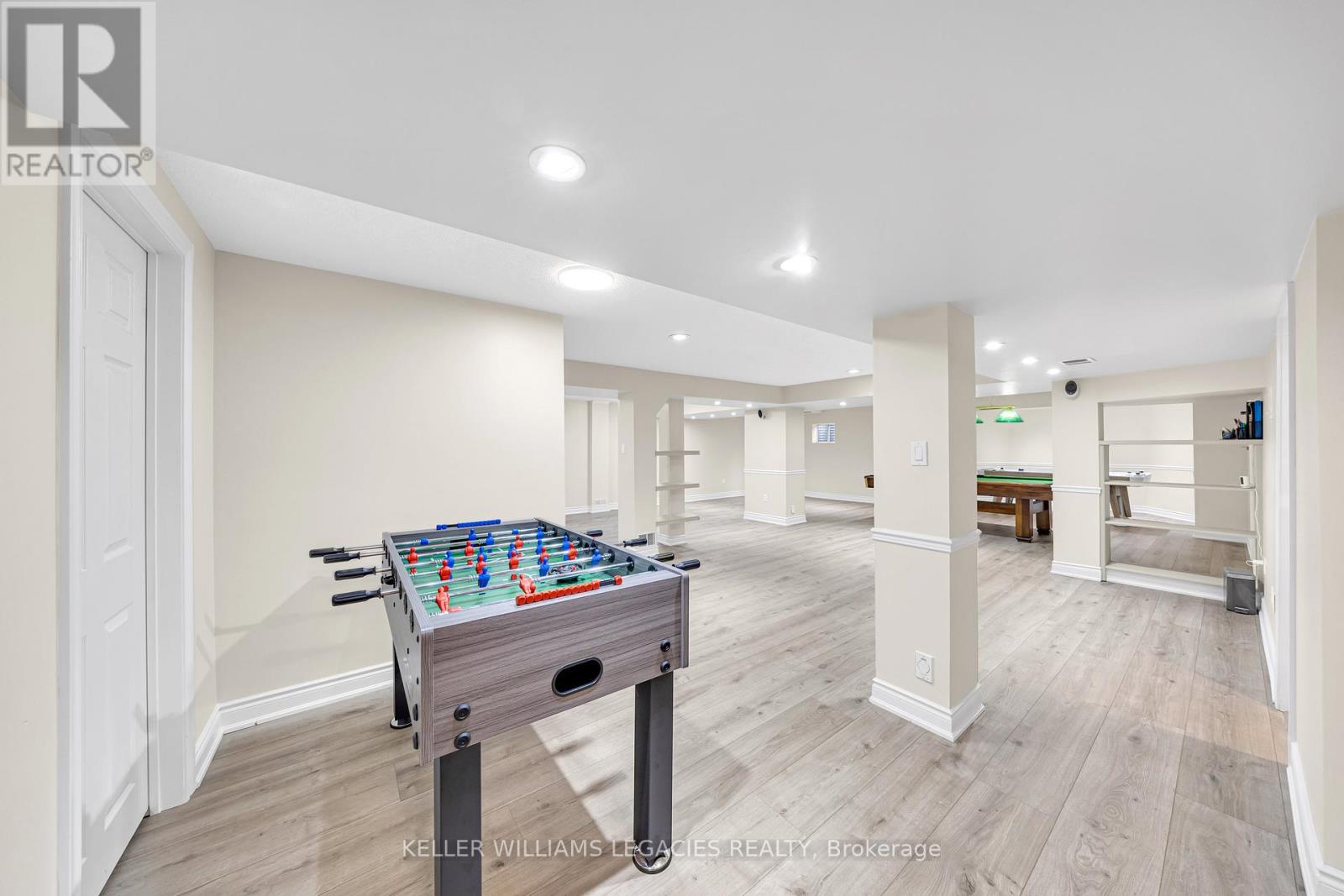 Photo 9 of 43 Allayden Drive, Whitby ON