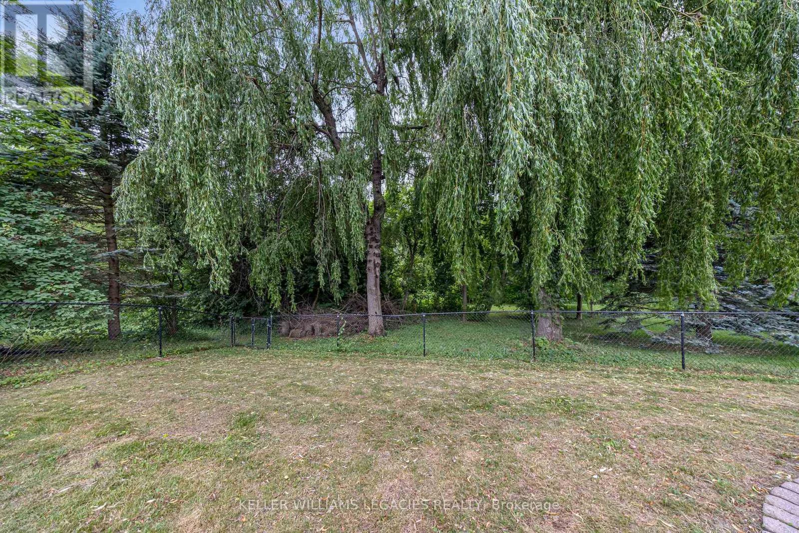 Photo 12 of 43 Allayden Drive, Whitby ON