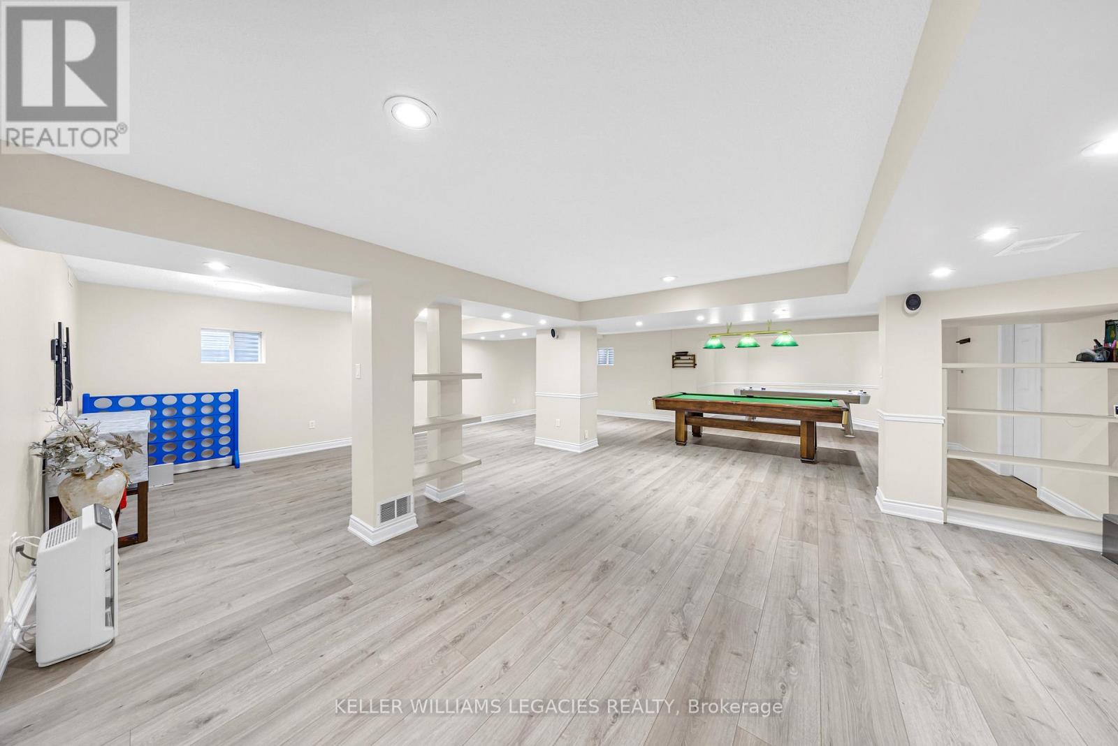 Photo 17 of 43 Allayden Drive, Whitby ON