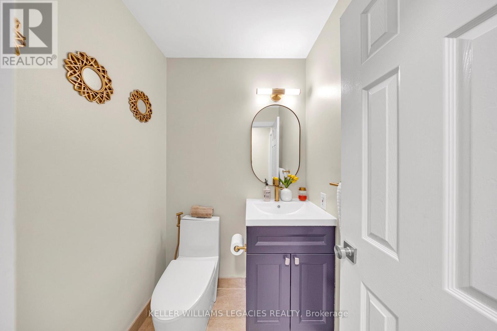 Photo 22 of 43 Allayden Drive, Whitby ON