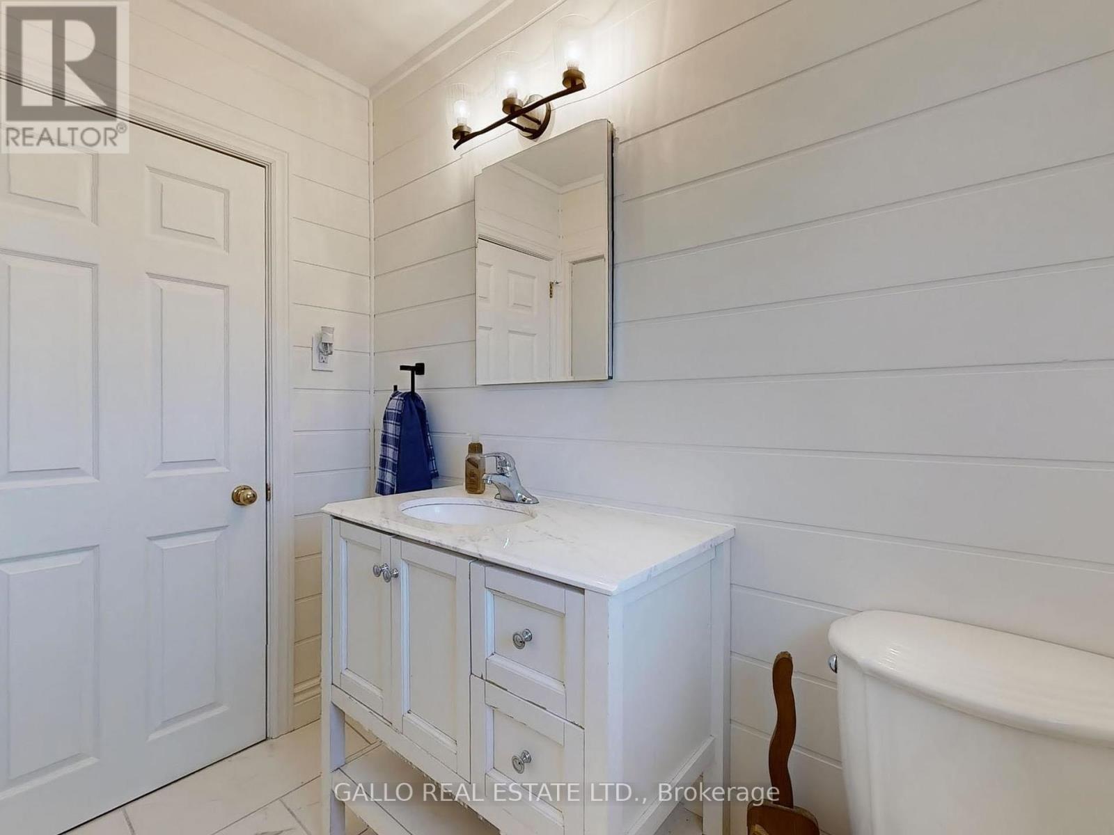 Photo 11 of 170 East Street E, Uxbridge ON